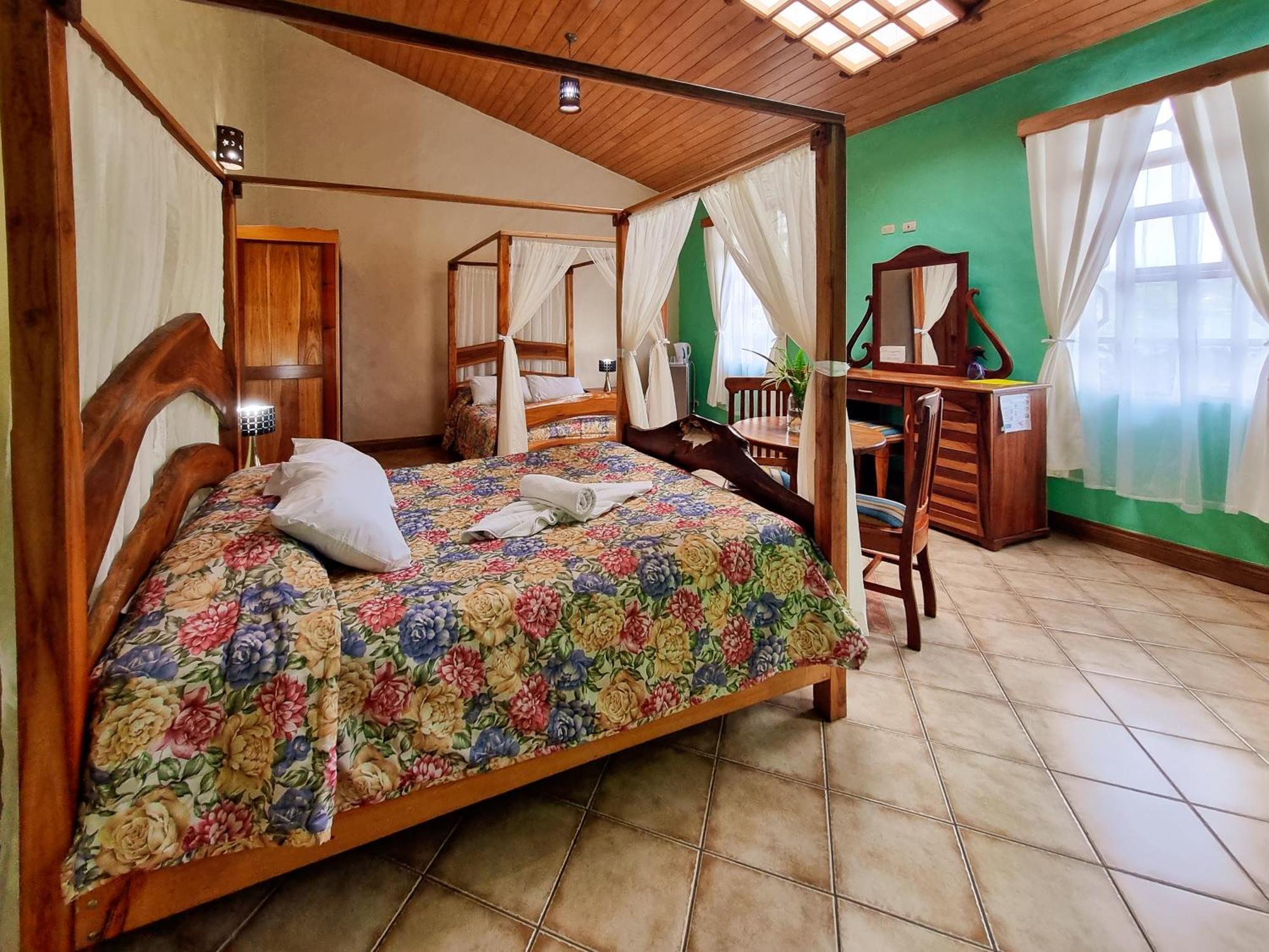 Hotel Claro De Luna Monteverde Екстериор снимка